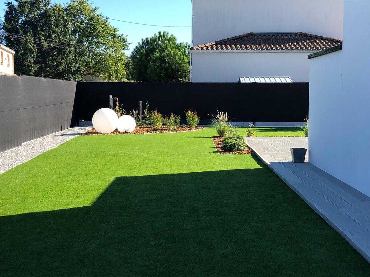 Les jardins zens et minimalistes : Un havre de paix inspiré des jardins japonais